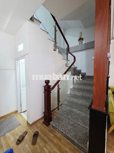 CHO THUÊ NHÀ MẶT TIỀN ĐÔ ĐỐC LỘC PHƯỜNG TÂN QUÝ ĐÚC 3 LẦU