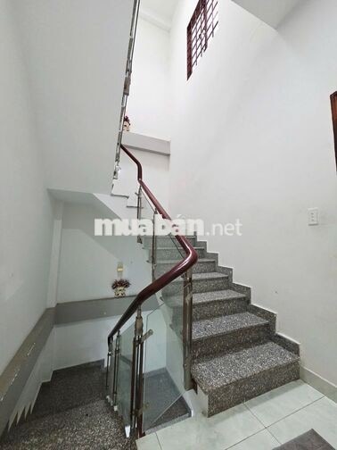 CHO THUÊ NHÀ MẶT TIỀN ĐÔ ĐỐC LỘC PHƯỜNG TÂN QUÝ ĐÚC 3 LẦU