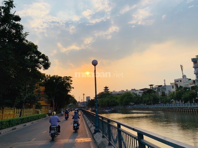 BÁN NHÀ 2 MT ĐƯỜNG HOÀNG SA, QUẬN 3 - DT 3.8x12.5m - GIÁ 10 TỶ