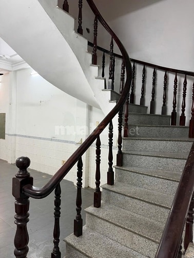 28tr cho thuê nhà mặt tiền Hoàng Kim Giao