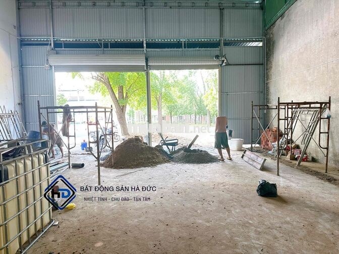 Xưởng 10x10 mặt tiền Lê Thị Riêng vỉa hè rộng