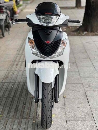 SH 150 CBS 2022 Trắng đen 10.000km bstp 9chủ