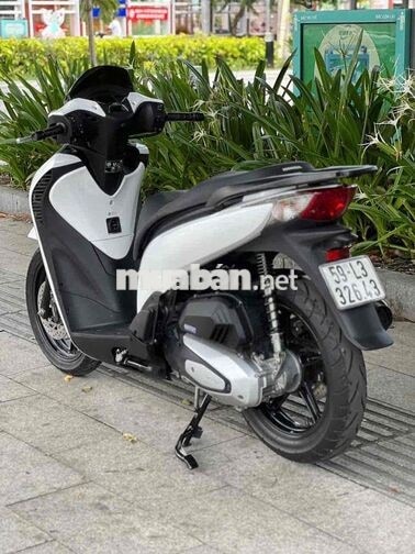 SH 150 CBS 2022 Trắng đen 10.000km bstp 9chủ