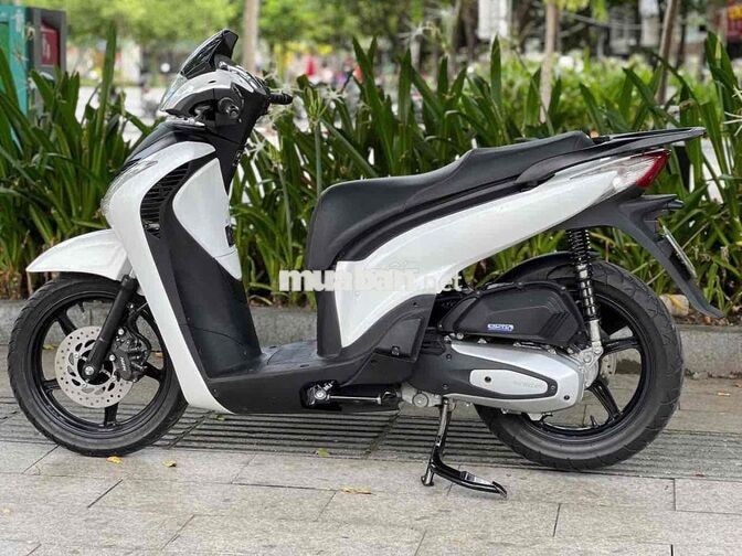 SH 150 CBS 2022 Trắng đen 10.000km bstp 9chủ