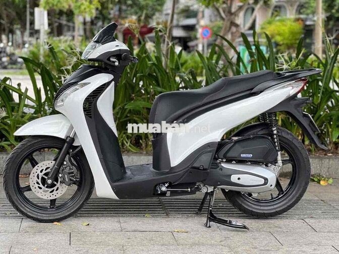 SH 150 CBS 2022 Trắng đen 10.000km bstp 9chủ