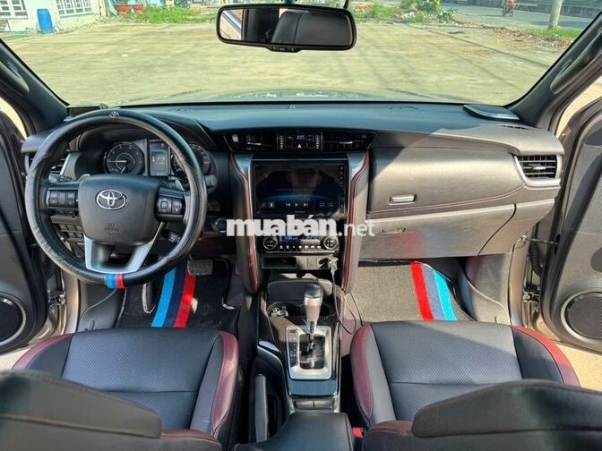 Toyota Fortuner Legender 2024 đẹp xuất sắc