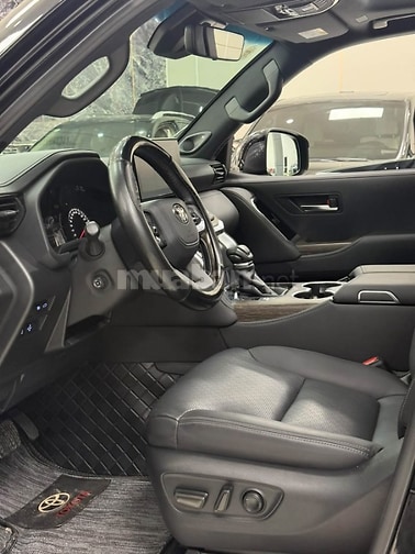 Bán Land Cruiser LC300 sản xuất 2023.Xuất hoá đơn VAT.