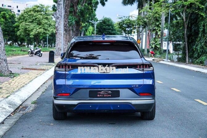 VinFast VF8 2023 SUV điện Xanh 90.000 km