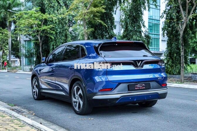 VinFast VF8 2023 SUV điện Xanh 90.000 km
