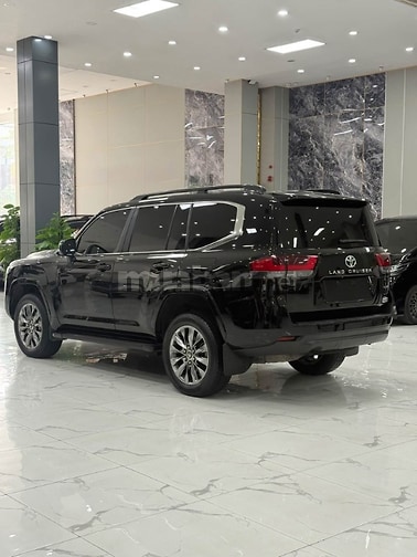 Bán Land Cruiser LC300 sản xuất 2023.Xuất hoá đơn VAT.