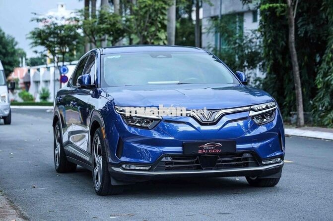 VinFast VF8 2023 SUV điện Xanh 90.000 km