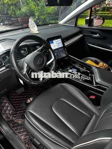 Hyundai Custin 1.5T Đặc Biệt 11/2024 Đen 17.000 KM