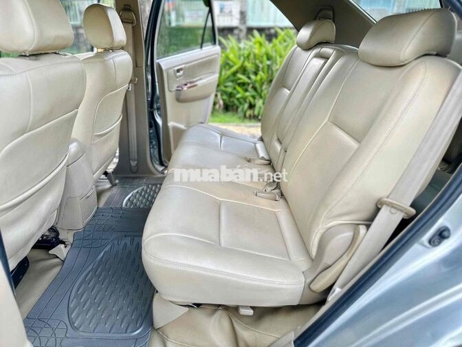Toyota Fortuner V 2010 Xăng Tự động Bạc