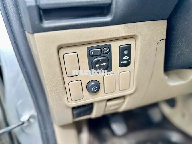 Toyota Fortuner 2014 Số sàn Bạc 7 chỗ