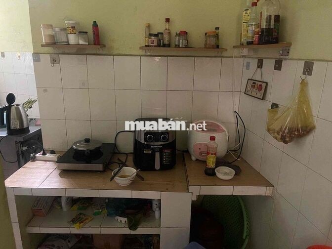 Nhà nguyên căn 1PN 1WC có sân xe, gần chợ, gần Copmart sạch sẽ