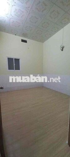 Nhà nguyên căn 1PN 1WC có sân xe, gần chợ, gần Copmart sạch sẽ