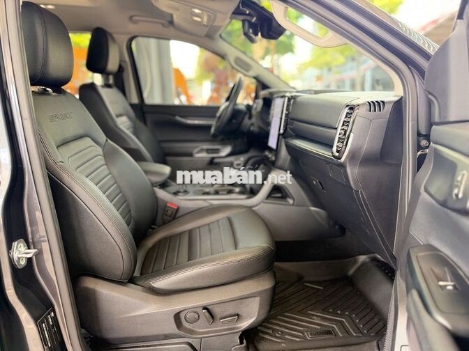 Ford Everest Sport 2023 Ghi xám 20.000km
