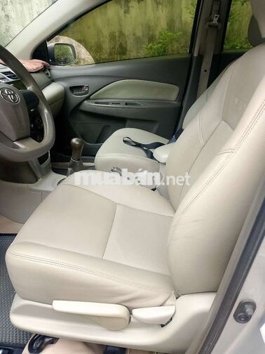 Toyota Vios E 2013 Bạc