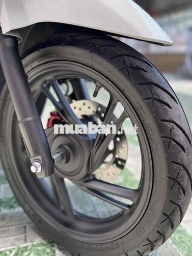 Honda SH 160 ABS Xám xi măng 4000 km Mới 99%