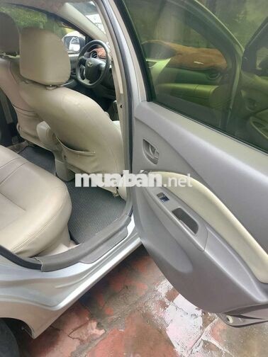 Toyota Vios E 2013 Bạc