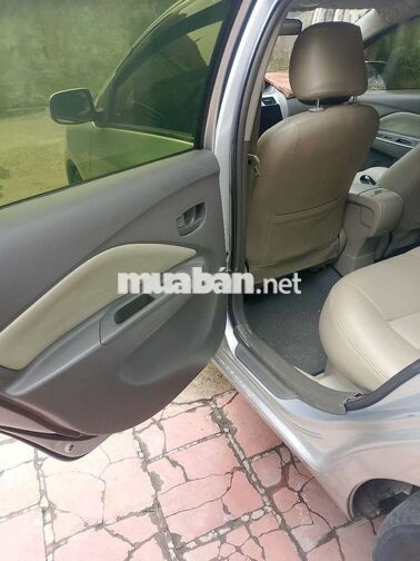 Toyota Vios E 2013 Bạc