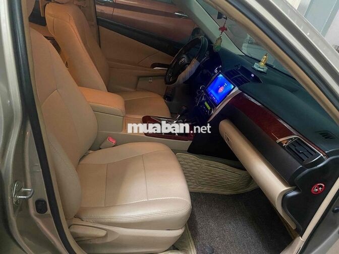 Toyota Camry 2.0E 2013 Vàng cát Tự động