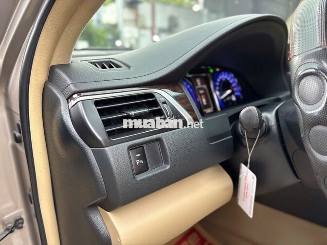 CAMRY 2.0E 2015 SIÊU LƯỚT 31,000KM - 1 CHỦ- GIÁ TL