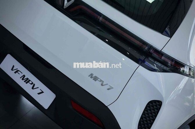 VinFast MPV7 TRẮNG - 105 TRIỆU NHẬN XE