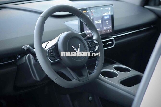 VinFast MPV7 TRẮNG - 105 TRIỆU NHẬN XE