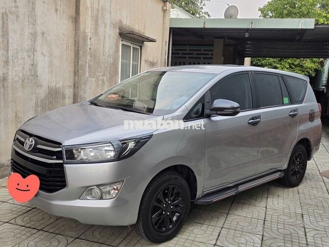 Toyota Innova 2019 Bạc 7 chỗ