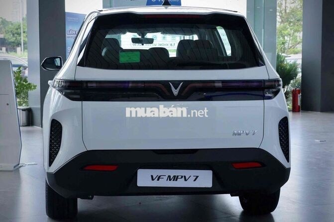 VinFast MPV7 TRẮNG - 105 TRIỆU NHẬN XE