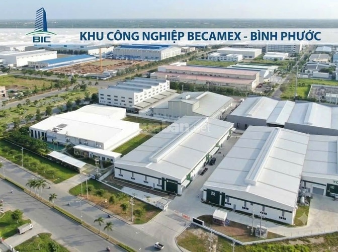 Đất gia đình 900m2(20x45) tc 240m2 / 680 triệu. SHR,cạnh KCN Becamex