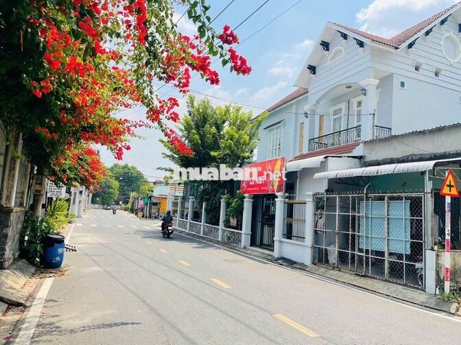 10x30 fulll thổ cư 570 triệu 300m2 ngay cầu vượt củ chi sổ hồng riêng