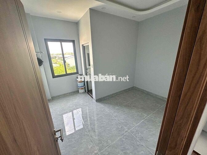Thuê Nhà Mặt Tiền Chợ  2PN Phù Hợp Kinh Doanh