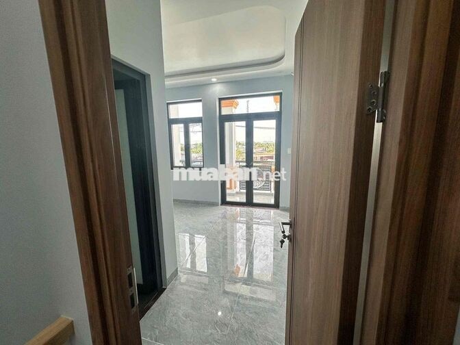 Thuê Nhà Mặt Tiền Chợ  2PN Phù Hợp Kinh Doanh