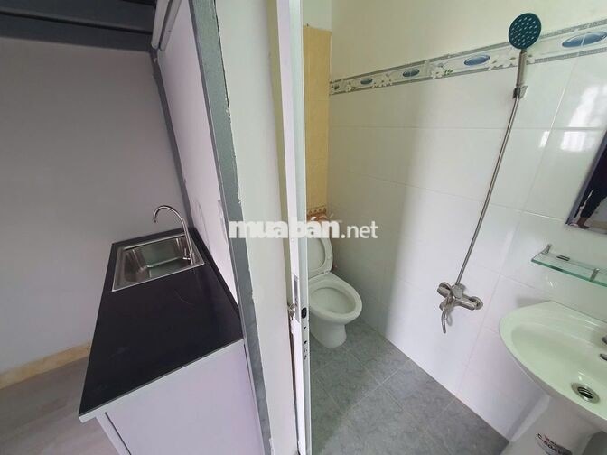 DUPLEX BAN CÔNG TẦNG 1 - MIỄN PHÍ DỊCH VỤ - CHO NUÔI PET - GẦN GA TÀU