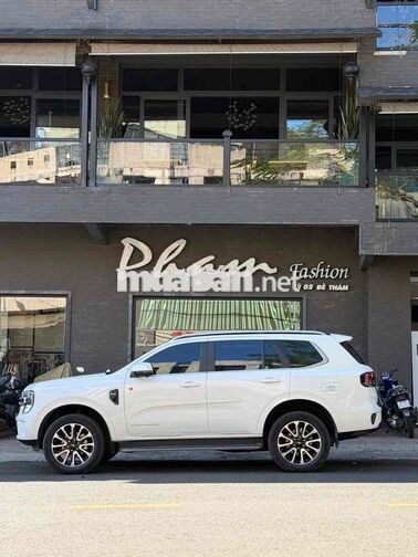Bán Everest Platinum 2024 Trắng 7 chỗ Dầu Tự động