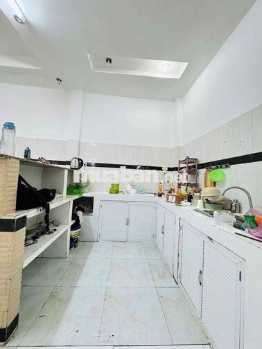 2 Tầng Bùi Minh Trực , Ngan 10m, Cách Mặt Tiền 30m Sổ Hồng Riêng