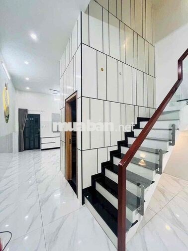 CHO THUÊ NHÀ 2 LẦU NỘI THẤT CƠ BẢN KHU VĂN HOÁ TÂY ĐÔ
