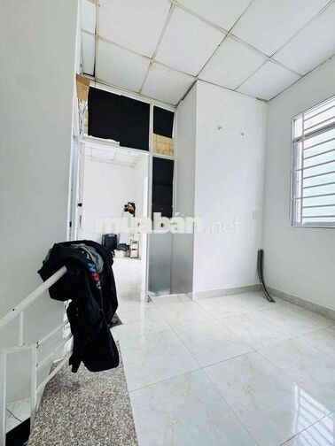 2 Tầng Bùi Minh Trực , Ngan 10m, Cách Mặt Tiền 30m Sổ Hồng Riêng