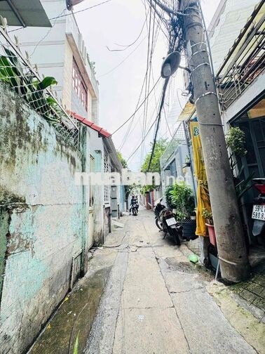 2 Tầng Bùi Minh Trực , Ngan 10m, Cách Mặt Tiền 30m Sổ Hồng Riêng