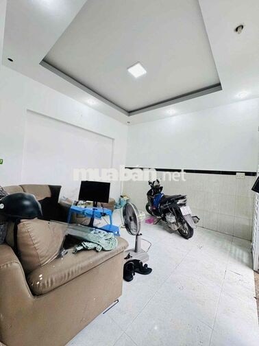 2 Tầng Bùi Minh Trực , Ngan 10m, Cách Mặt Tiền 30m Sổ Hồng Riêng