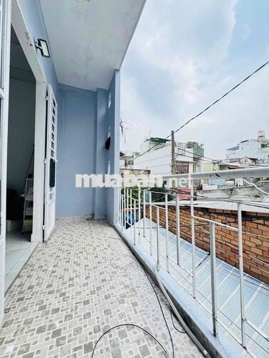 2 Tầng Bùi Minh Trực , Ngan 10m, Cách Mặt Tiền 30m Sổ Hồng Riêng