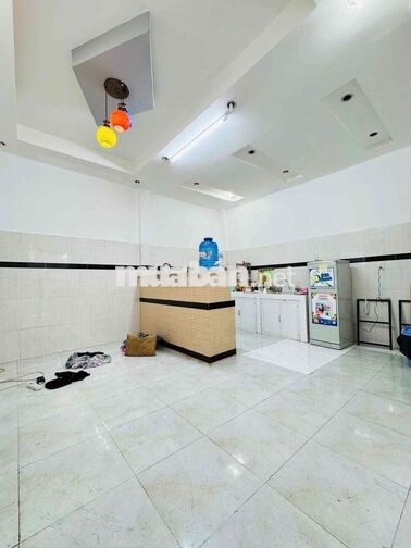 2 Tầng Bùi Minh Trực , Ngan 10m, Cách Mặt Tiền 30m Sổ Hồng Riêng