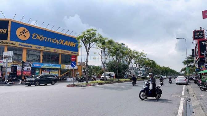 Bán CHDV 5 tầng Mặt tiền Trần Não Q2 đối diện công viên có HĐT 38tr/th