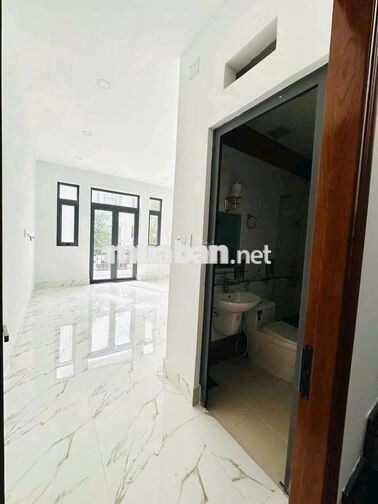 Cho thuê nhà phố liền kề gần ngã 6 An Phú 