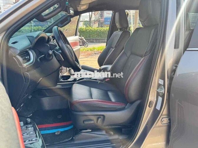 Toyota Fortuner Legender 2024