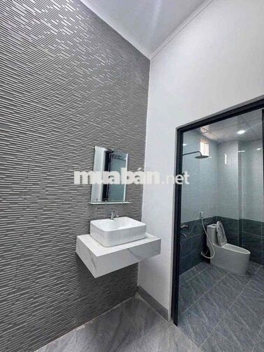 CHỦ NGỘP CẦN BÁN NHANH NHÀ TRỆT LẦU GẦN BỆNH VIỆN DA LIỄU