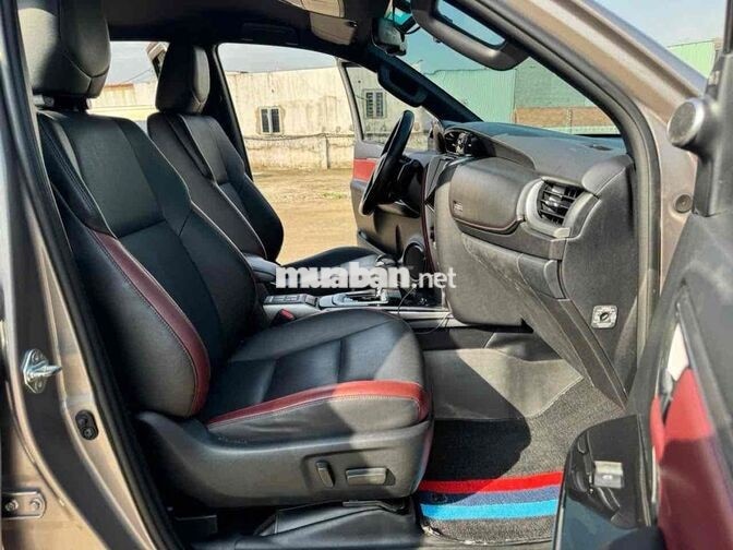 Toyota Fortuner Legender 2024