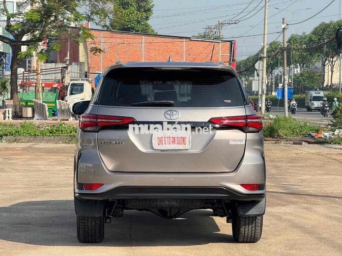 Toyota Fortuner Legender 2024